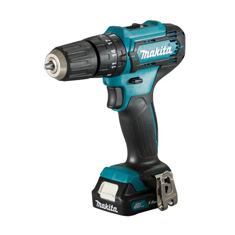 Atornillador y Taladro de Impacto 3/8" 12V CXT con 2 baterías de 1.5A y Cargador Bivolt Makita.